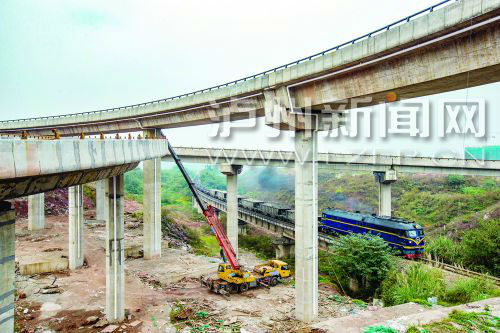 正在建設中的城西馬屋基立交。 記者 牟科 攝